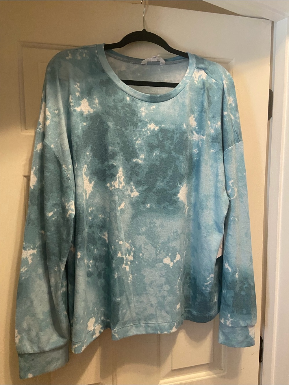 Women's Light Blue Tie-Dye Long Sleeve Pullover Sweatshirt